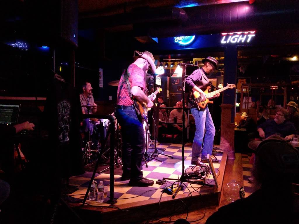 Water Street Tavern | meal takeaway | 132 S Water St, Kent, OH 44240, USA | 3306770700 OR +1 330-677-0700