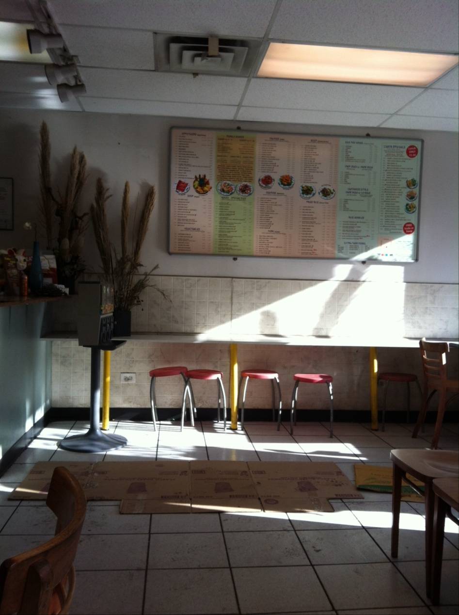 Takie Outit | restaurant | 2132 W Chicago Ave, Chicago, IL 60622, USA | 7732521880 OR +1 773-252-1880