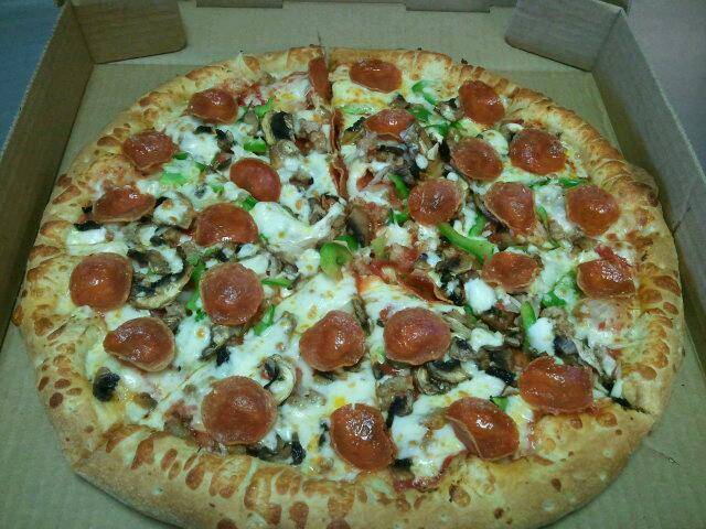 Upper Crust Pizza Co | restaurant | 102 Hexham Dr, Lynchburg, VA 24502, USA | 4342374321 OR +1 434-237-4321