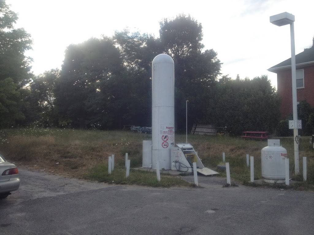 ESSO Gas Station/Country Style/Square Boy Pizza/Propane | cafe | 91 Bridge St S, Hastings, ON K0L 1Y0, Canada | 7056962411 OR +1 705-696-2411