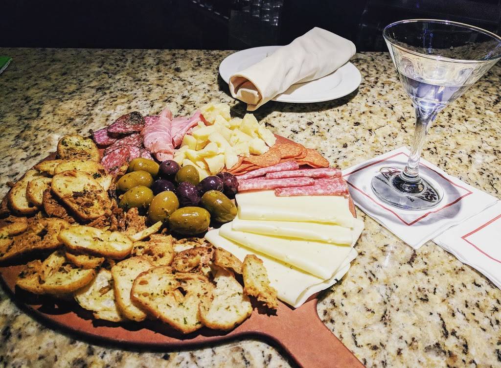 Stancatos Italian Restaurant | restaurant | 4958, 7380 State Rd, Parma, OH 44134, USA | 4408866242 OR +1 440-886-6242