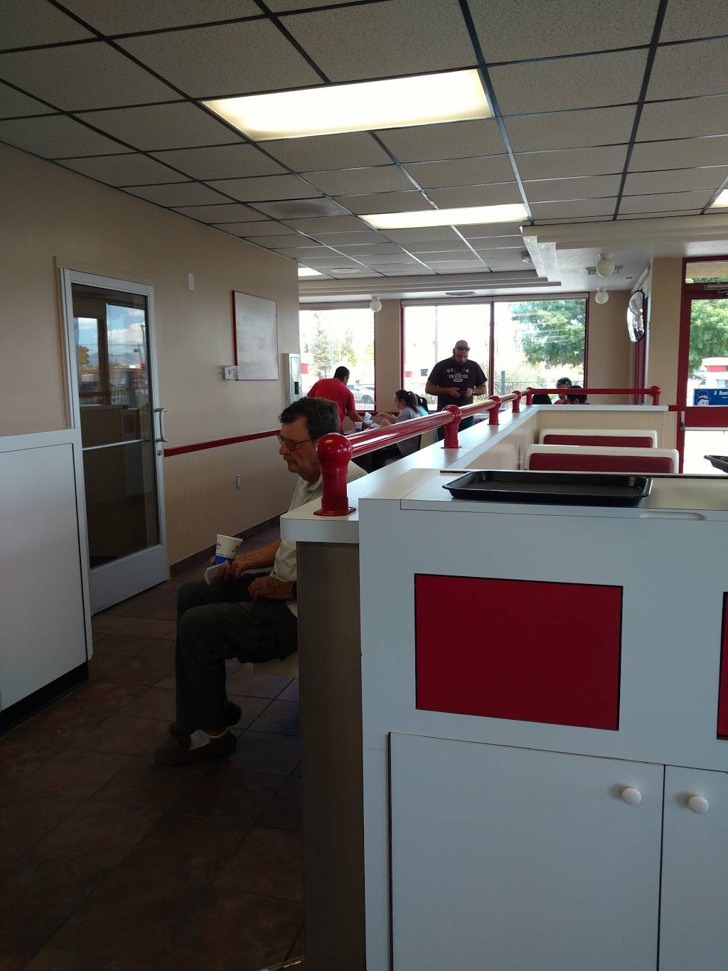 Blakes Lotaburger | restaurant | 1300 S Valley Dr, Las Cruces, NM 88005, USA | 5755231849 OR +1 575-523-1849