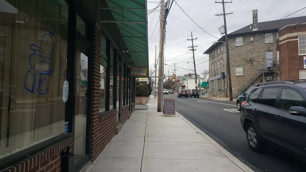 Jamaica Finga Licking Kitchen | restaurant | 24 S Springfield Rd, Clifton Heights, PA 19018, USA | 6106222741 OR +1 610-622-2741