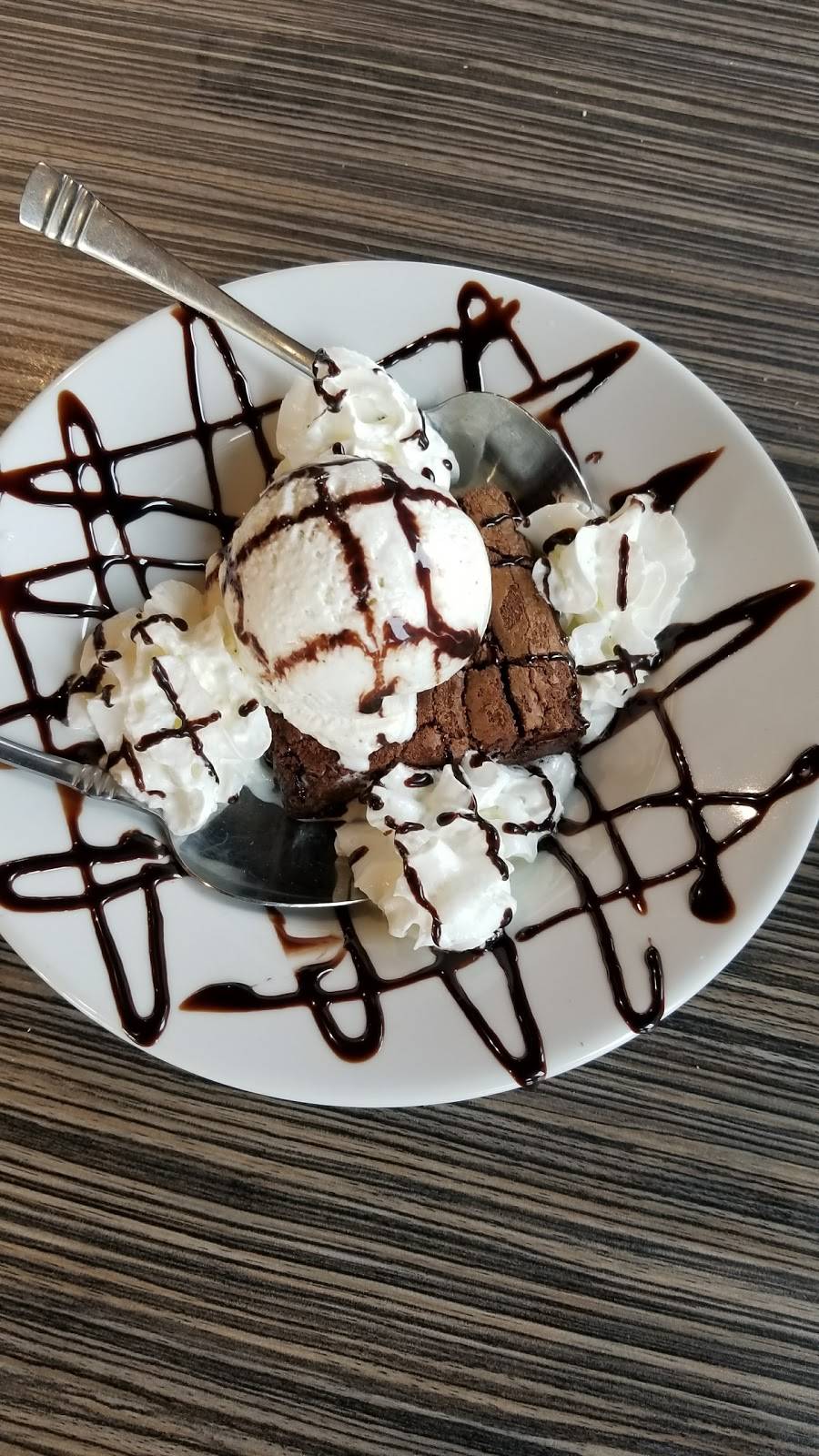 Maggies Waterfront Cafe | restaurant | 9242 N Delaware Ave, Philadelphia, PA 19114, USA | 2156376716 OR +1 215-637-6716