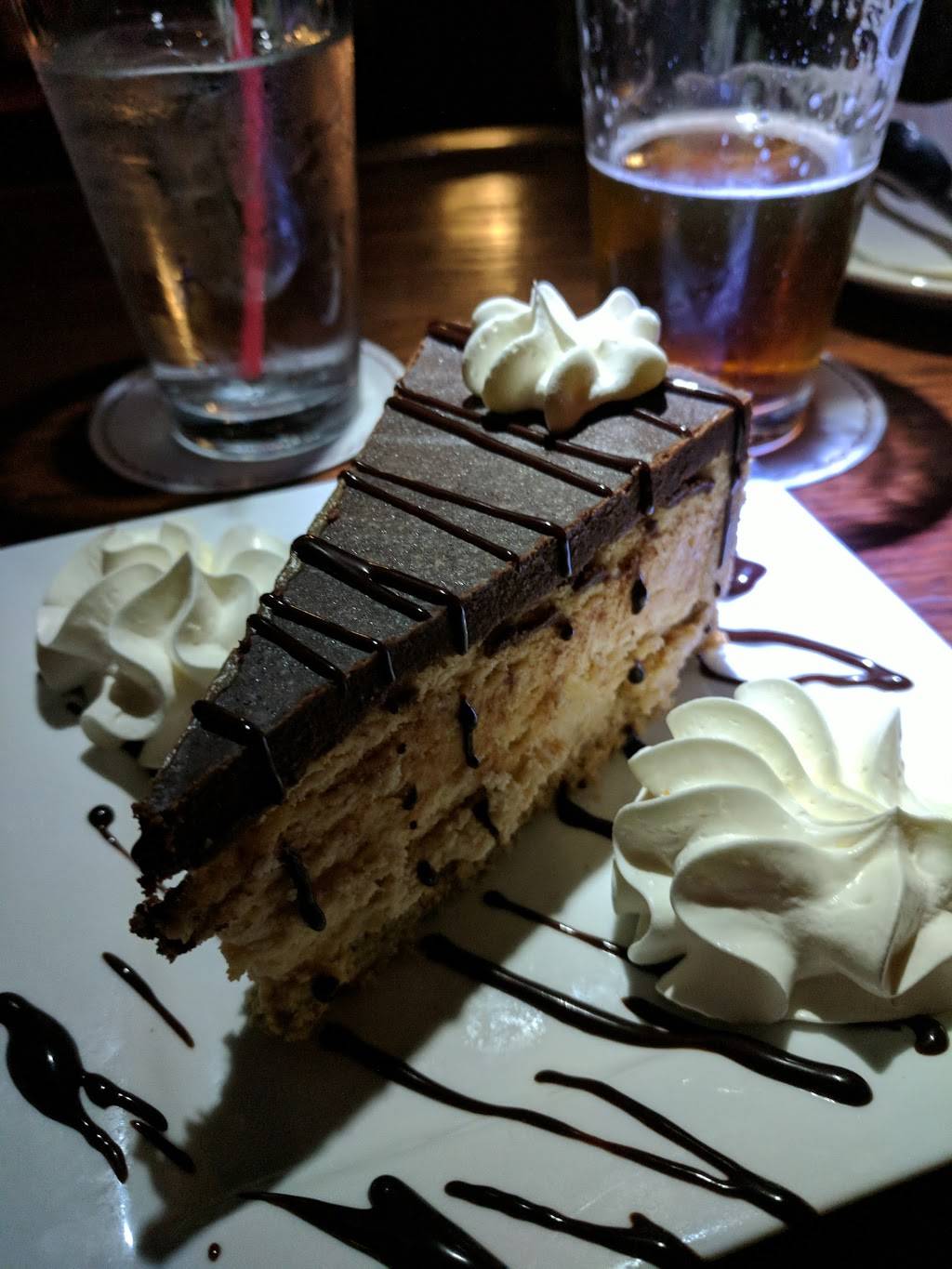 Henrys Restaurant | restaurant | 536 W Main St, Fort Wayne, IN 46802, USA | 2604260531 OR +1 260-426-0531