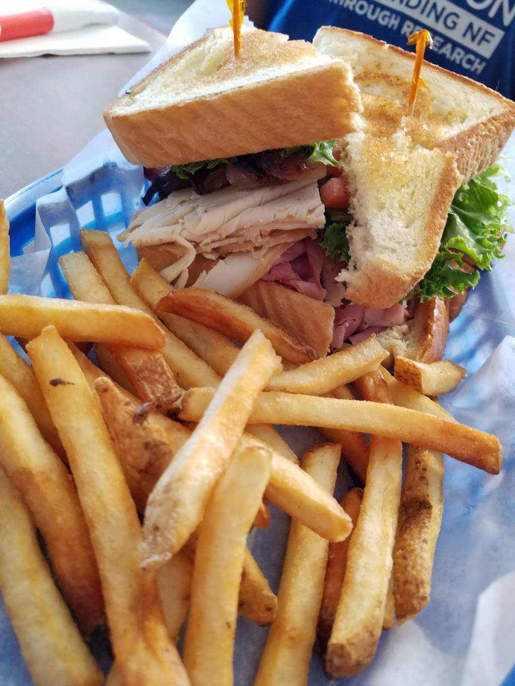 Central Lake Tavern | restaurant | 2443 Main St, Central Lake, MI 49622, USA | 2315449800 OR +1 231-544-9800