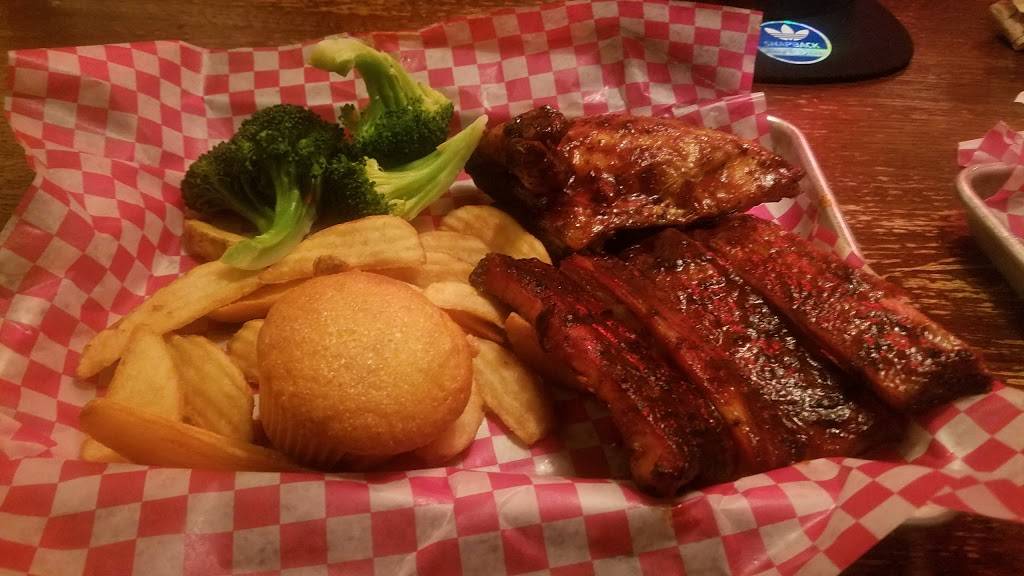 Famous Daves Bar-B-Que | restaurant | 2430 Prince William Pkwy, Woodbridge, VA 22192, USA | 7034921300 OR +1 703-492-1300
