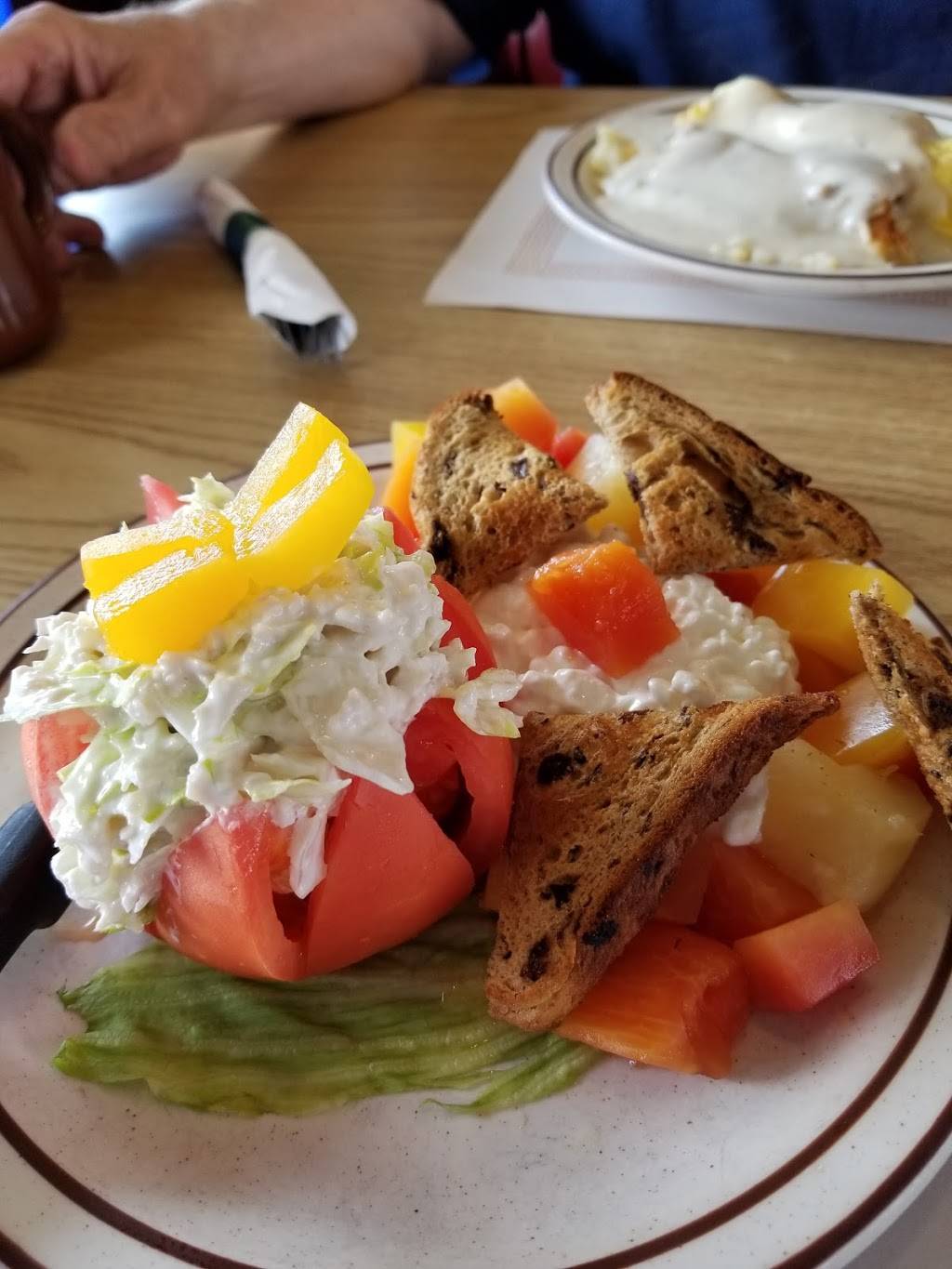 Red Apple | restaurant | 607 N Main St, Kewanee, IL 61443, USA | 3098568020 OR +1 309-856-8020