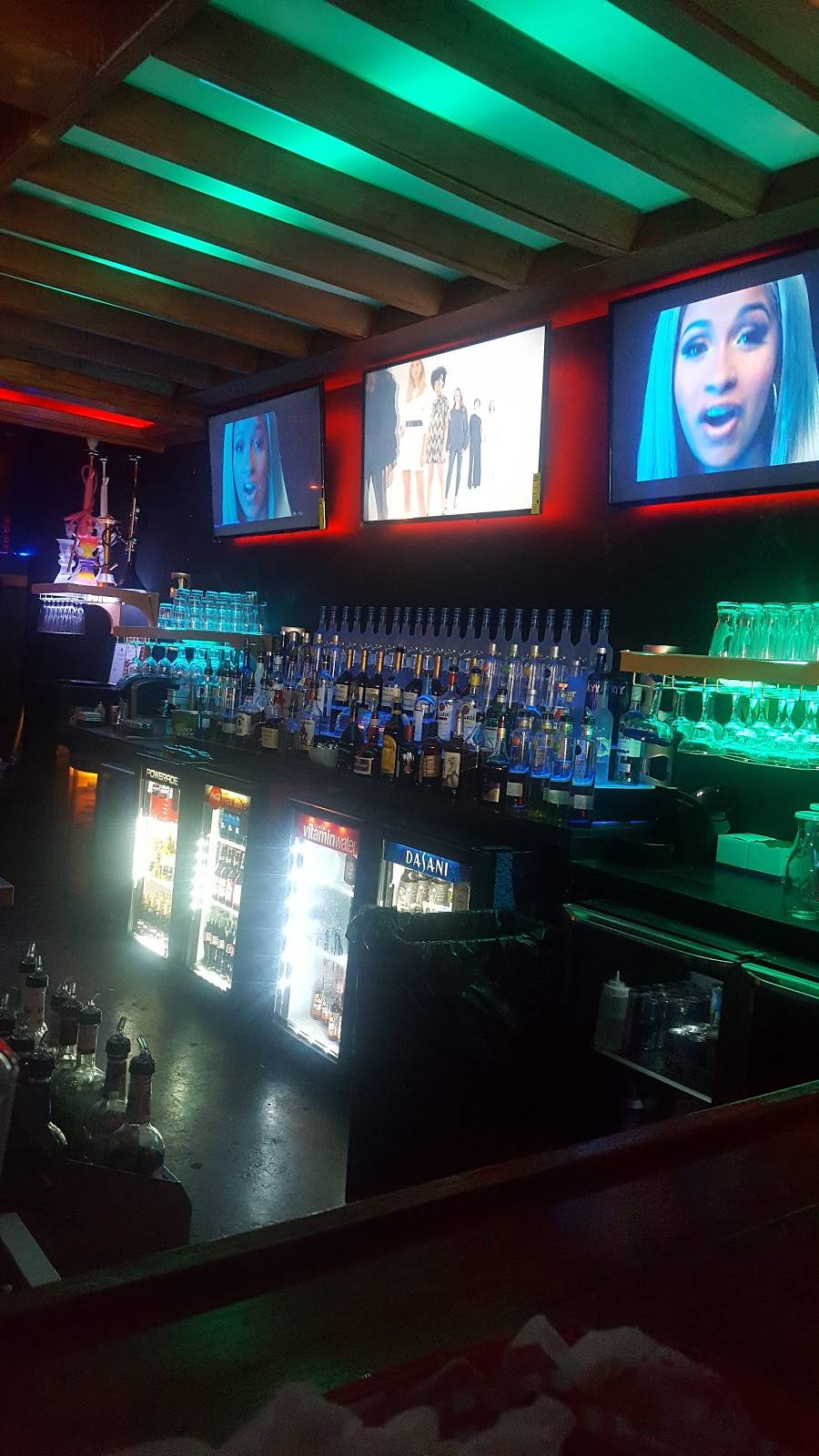 Crave Restaurant and Bar | restaurant | 2001 E Fowler Ave suite b, Tampa, FL 33612, USA | 8134881753 OR +1 813-488-1753