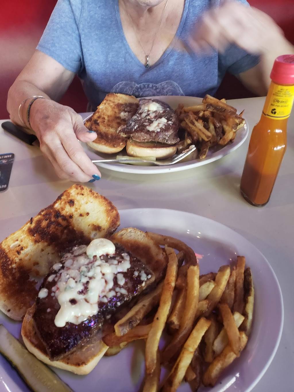 Beach Tavern | restaurant | 8612 6th Ave, Tacoma, WA 98465, USA | 2535649984 OR +1 253-564-9984