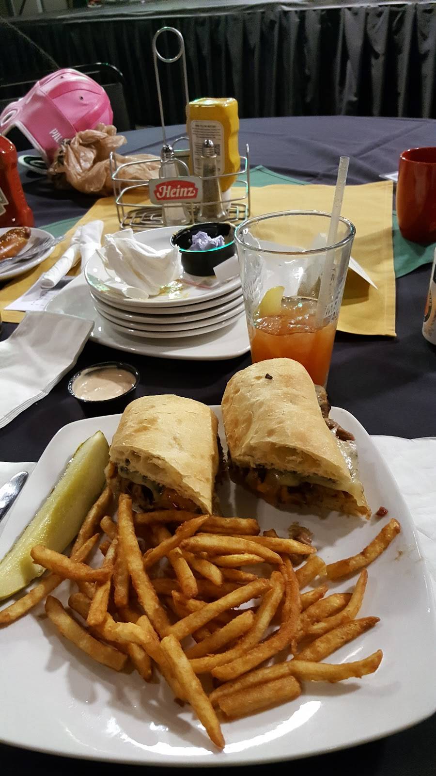 Green Bay Distillery | restaurant | 835 Mike McCarthy Way, Ashwaubenon, WI 54304, USA | 9203934403 OR +1 920-393-4403