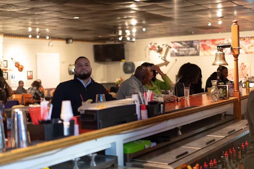 Chucktown Bar & Grill | restaurant | Savannah Hwy 2467 Unit 5E, Charleston, SC 29414, USA | 8438725668 OR +1 843-872-5668