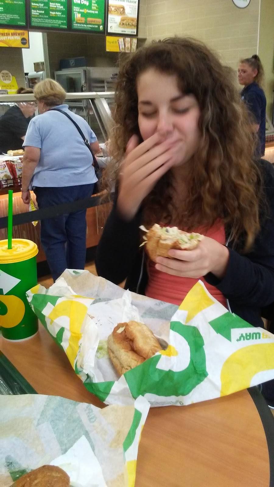 Subway | restaurant | 2111 Park Rd, Springfield, OH 45504, USA | 9375250058 OR +1 937-525-0058