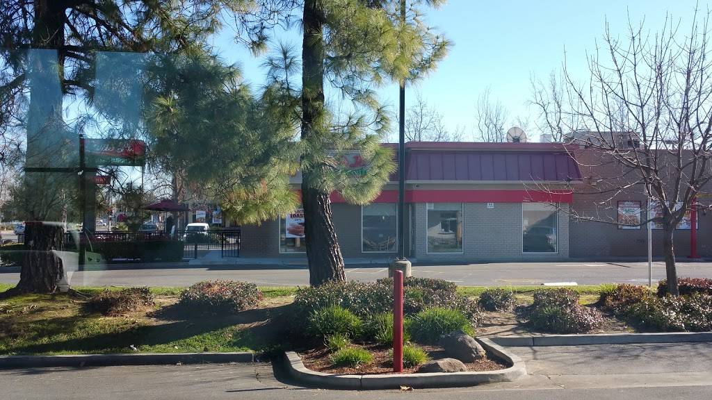 Carls Jr./Green Burrito | restaurant | 8722 Elk Grove Blvd, Elk Grove, CA 95624, USA | 9166851642 OR +1 916-685-1642