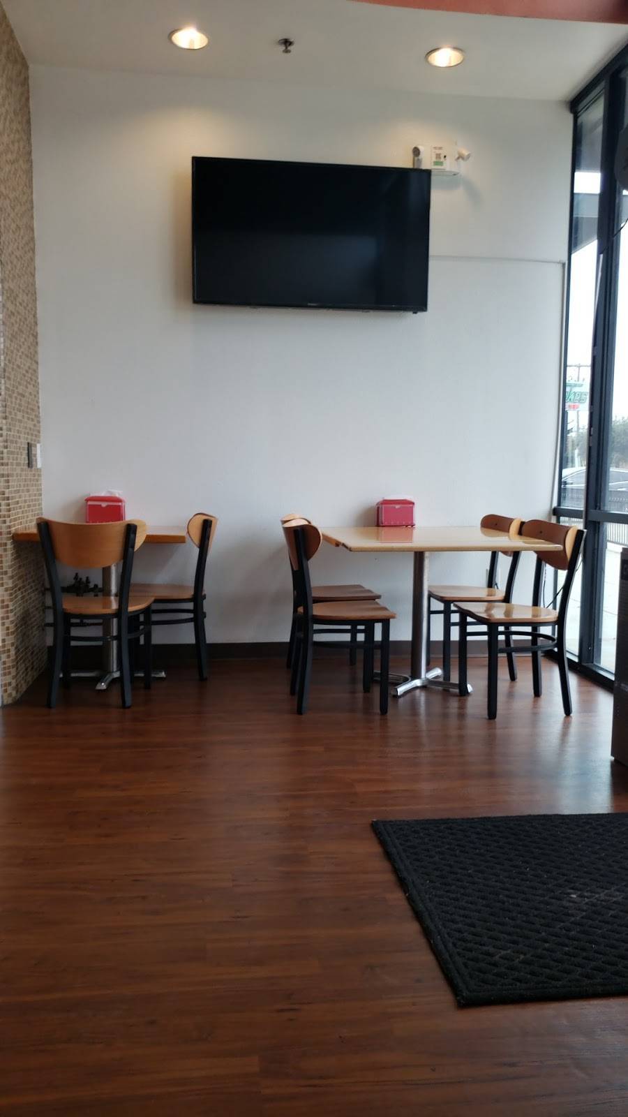 Simply Gyros | restaurant | 6600 North Fwy #108, Fort Worth, TX 76137, USA | 8173498675 OR +1 817-349-8675