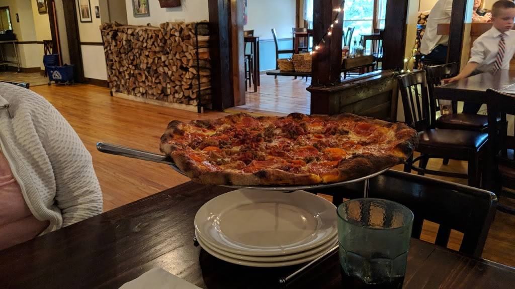 Mollies Mason Jar & 9 North Wood Fired Pizza | restaurant | 13 Park Ave, Hadley, NY 12835, USA | 5186962020 OR +1 518-696-2020
