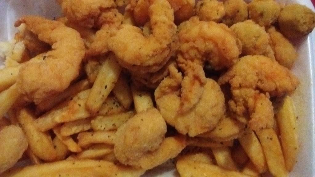 East Maine Fish & Chips | restaurant | 312 Putnam St, Bridgeport, CT 06608, USA | 2033665561 OR +1 203-366-5561