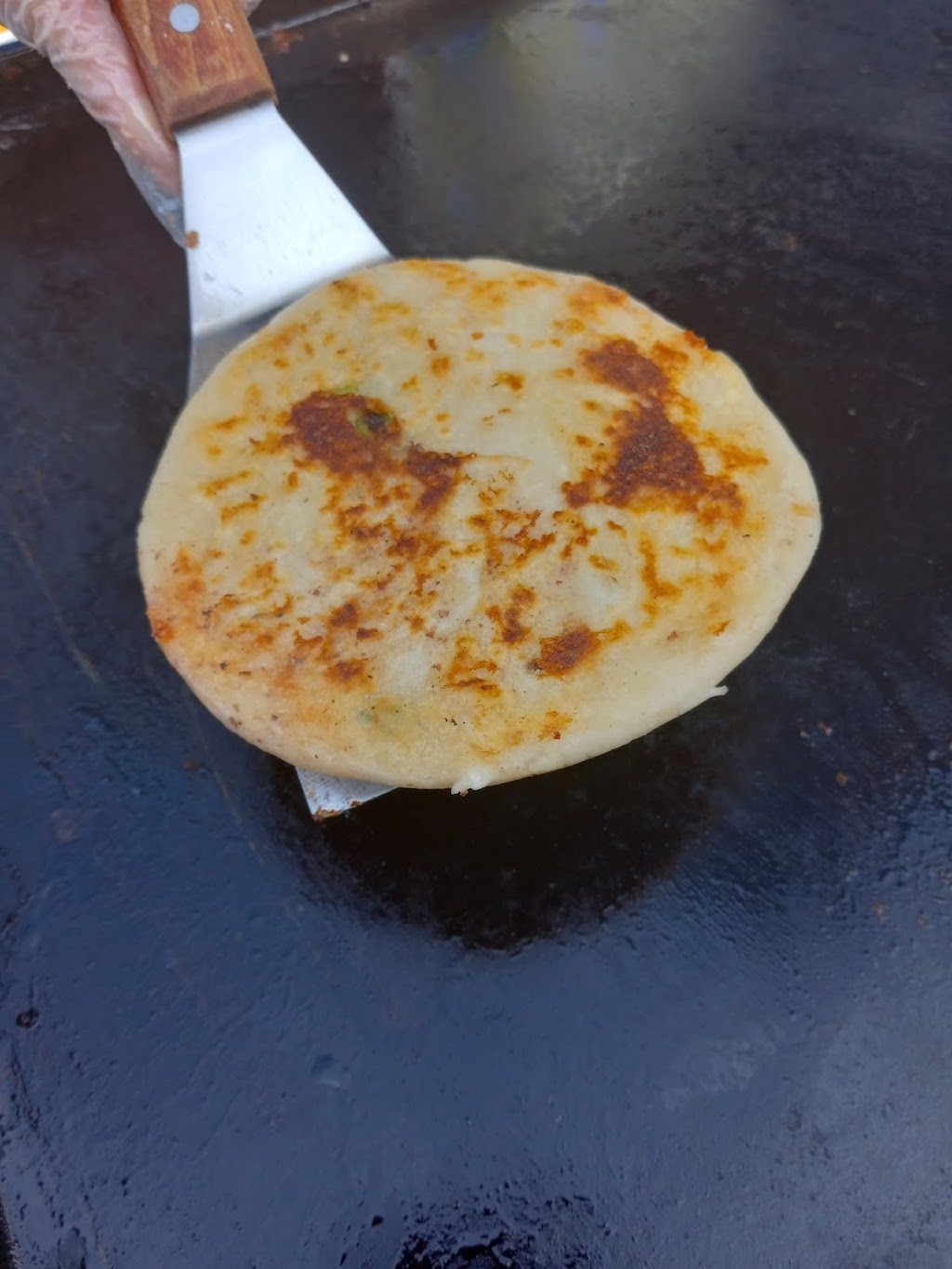 Pupuseria Lupita | restaurant | 4930 Coliseum Way, Oakland, CA 94601, USA | 5105757234 OR +1 510-575-7234