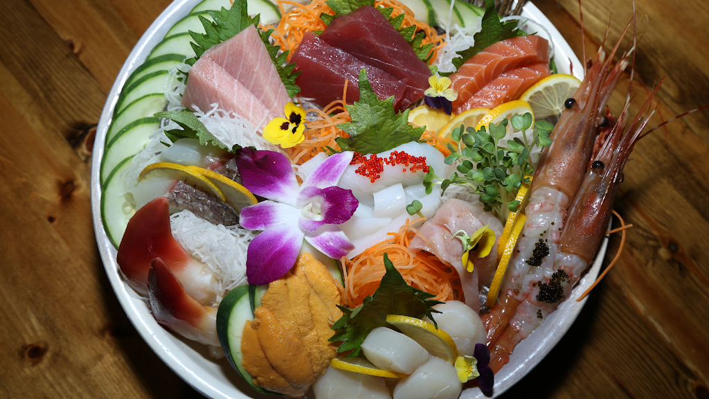 Ginza Sushi And Ramen | restaurant | 1100 S Front St, Philadelphia, PA 19147, USA | 2675344046 OR +1 267-534-4046
