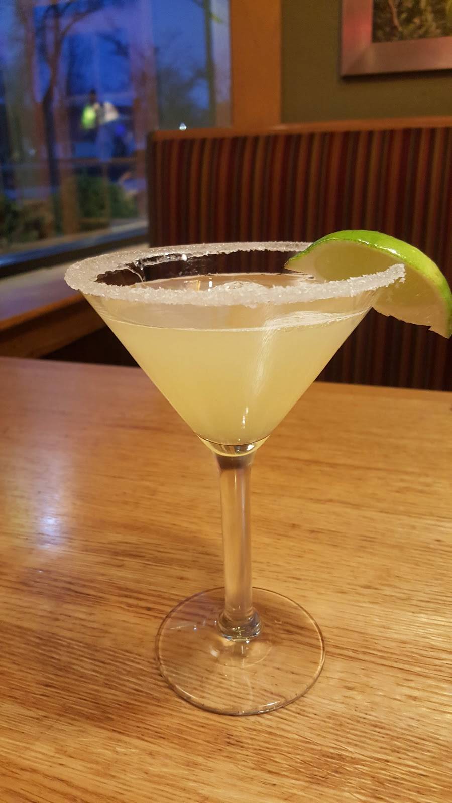 Applebees Grill + Bar | restaurant | 251 N Main St, Watertower Plaza, Leominster, MA 01453, USA | 9784669223 OR +1 978-466-9223