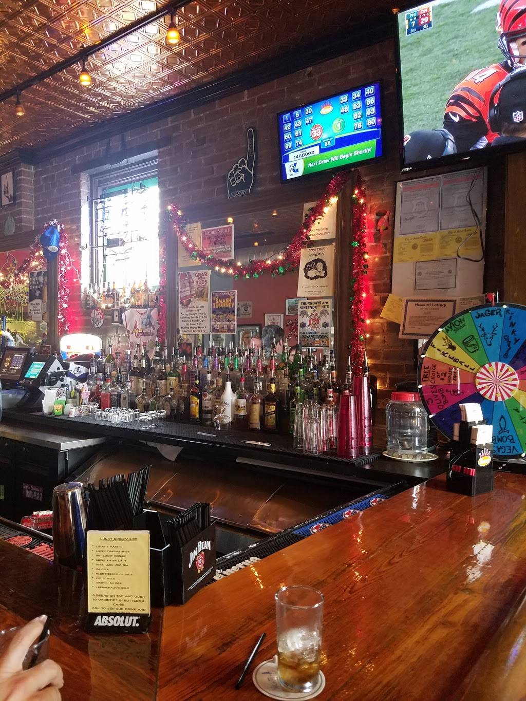 Good Luck Bar & Grill | restaurant | 2501 S 9th St, St. Louis, MO 63104, USA | 3148335825 OR +1 314-833-5825