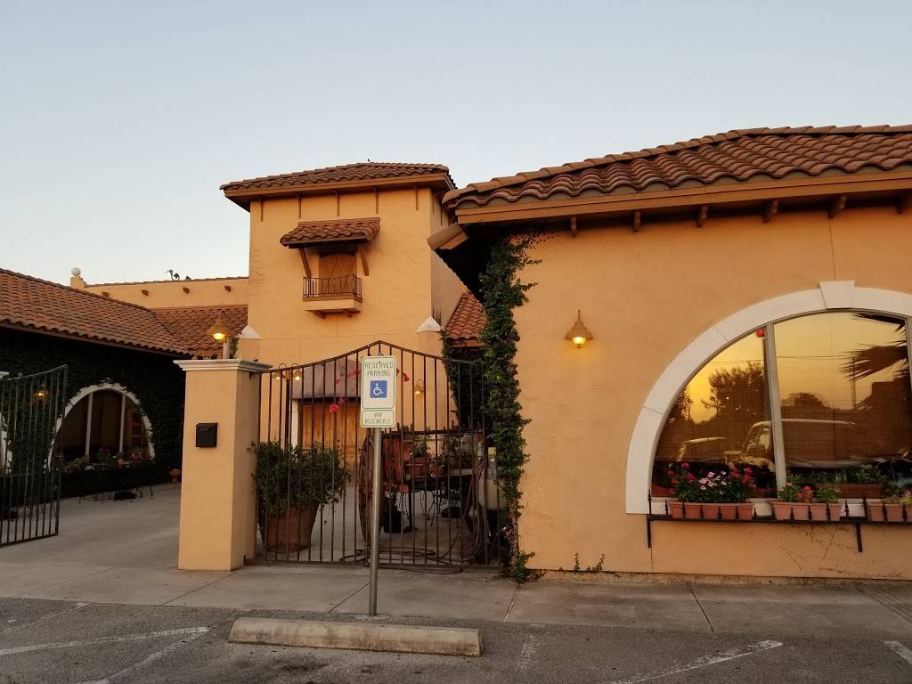 Casa Sol | restaurant | 921 TX-123, Seguin, TX 78155, USA | 8303793330 OR +1 830-379-3330