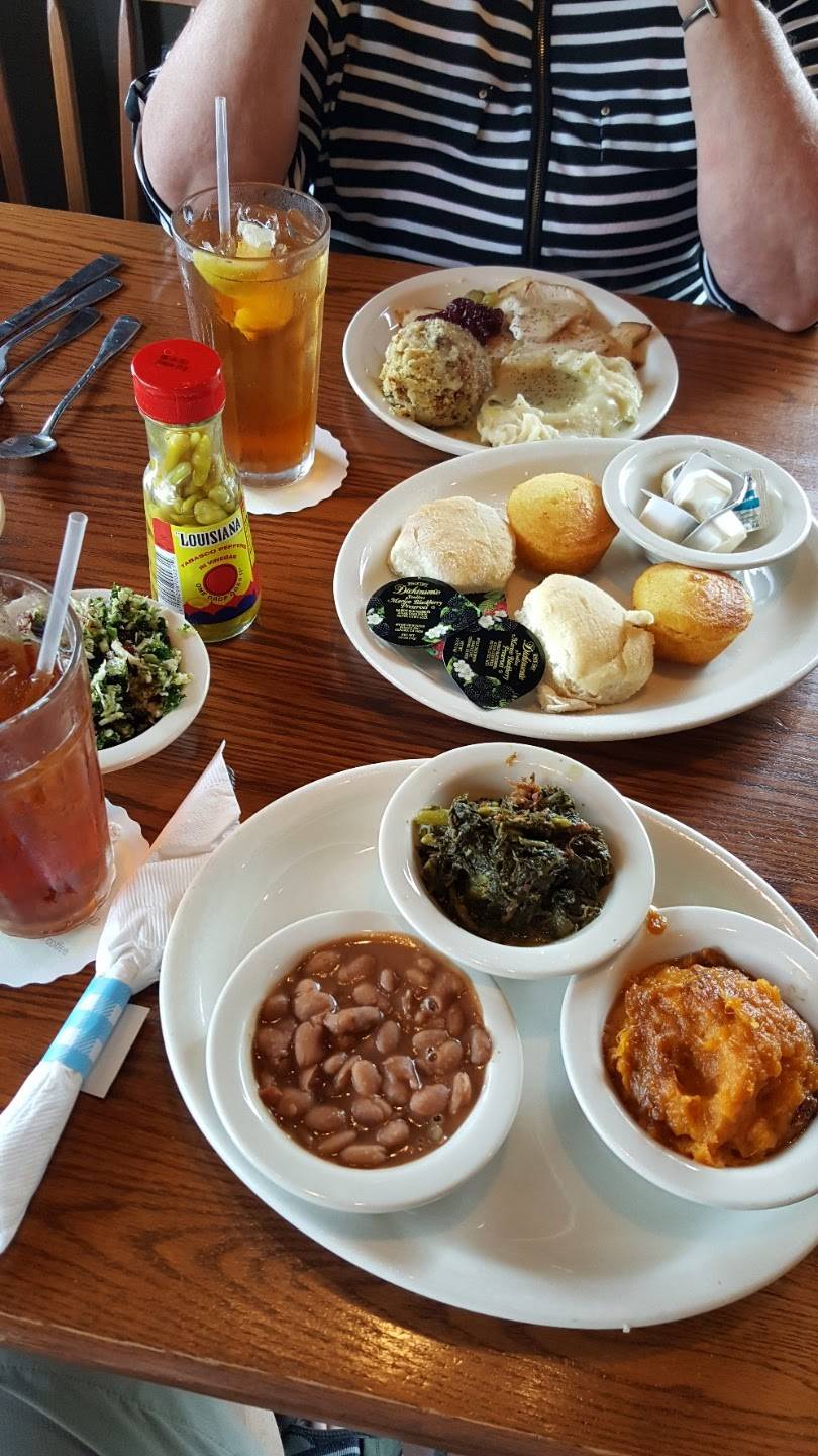 Cracker Barrel Old Country Store | restaurant | 2550 Peters Rd, Fort Pierce, FL 34945, USA | 7725959393 OR +1 772-595-9393