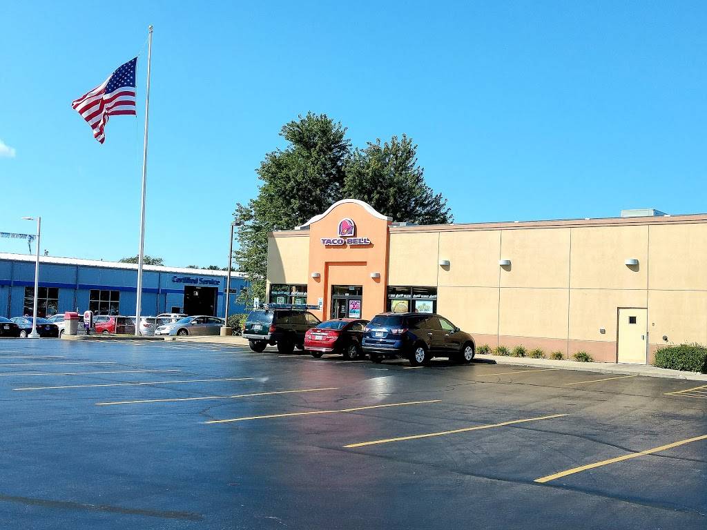 Taco Bell | meal takeaway | 325 S Division St, Harvard, IL 60033, USA | 8159437481 OR +1 815-943-7481