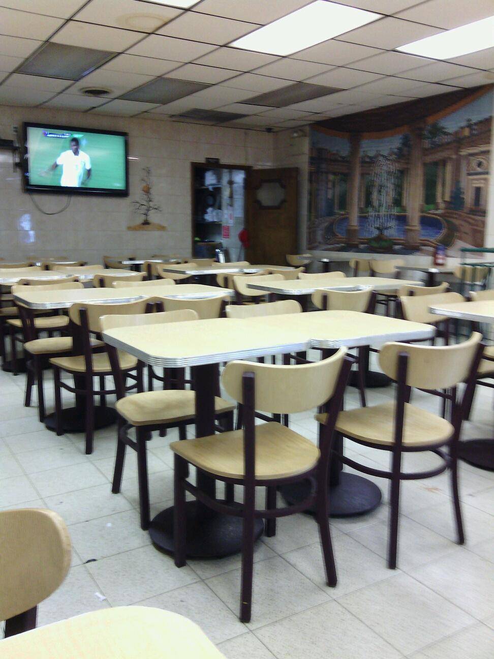 Famous Original Ray’s Pizza | restaurant | 204 9th Ave, New York, NY 10011, USA | 2122431129 OR +1 212-243-1129