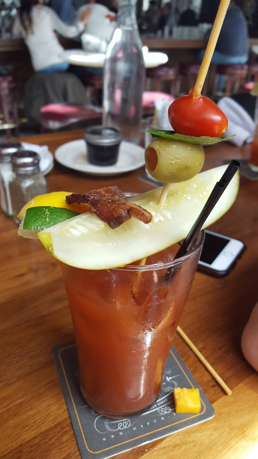 Dublin 4 Irish Pub and Cafe | restaurant | 345 E Ohio St, Chicago, IL 60611, USA | 3126248385 OR +1 312-624-8385