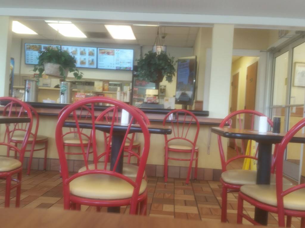 Lees Famous Recipe Chicken | restaurant | 1318 Versailles Rd, Lexington, KY 40504, USA | 8592548229 OR +1 859-254-8229