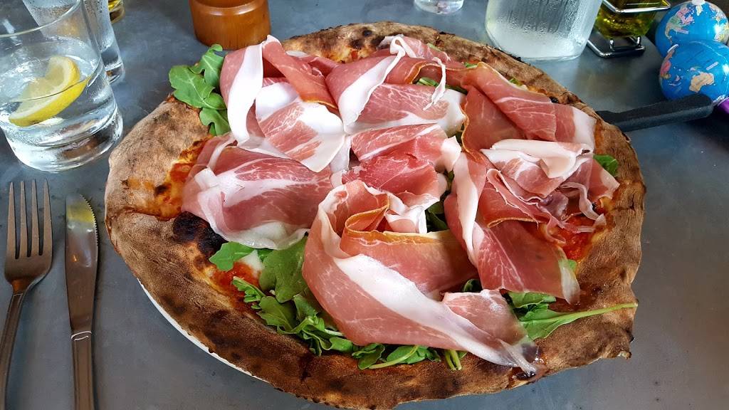 Pasta Beach Newport | restaurant | 138 Bellevue Ave, Newport, RI 02840, USA | 4018472222 OR +1 401-847-2222