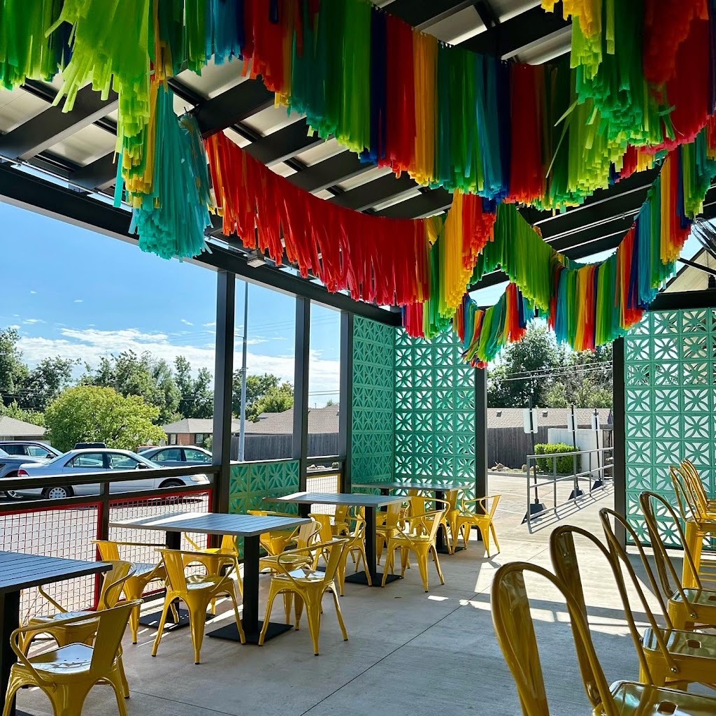 Fuzzys Taco Shop | restaurant | 7401 N May Ave, Oklahoma City, OK 73116, USA | 4058494773 OR +1 405-849-4773