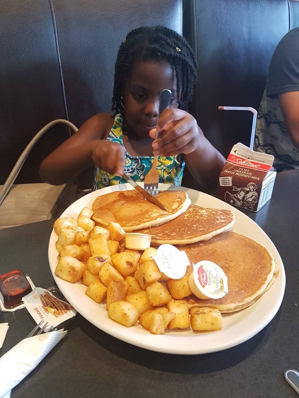 Giggling Tomatoes | restaurant | 2280 Bovaird Dr E, Brampton, ON L6R 3J5, Canada | 9057896419 OR +1 905-789-6419