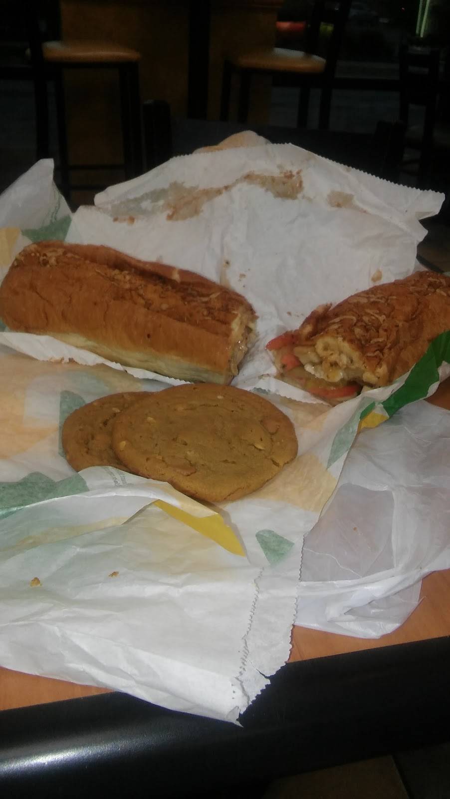Subway Restaurants | restaurant | 4025 E 106th St, Chicago, IL 60617, USA | 7739027127 OR +1 773-902-7127