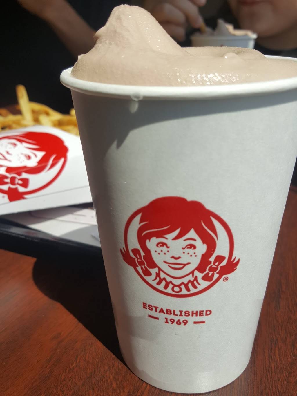 Wendys | restaurant | 16984 Valley Blvd, Fontana, CA 92335, USA | 9093551702 OR +1 909-355-1702