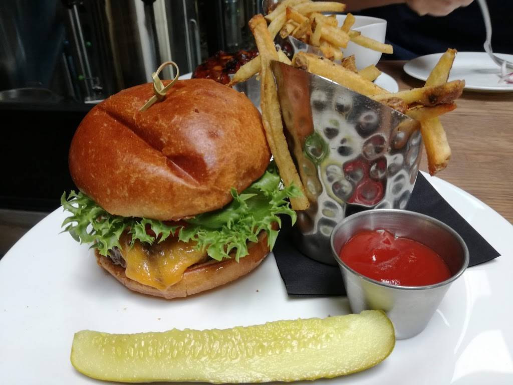 Boss Dog Brewing Co. | restaurant | 2179 Lee Rd, Cleveland Heights, OH 44118, USA | 2163212337 OR +1 216-321-2337