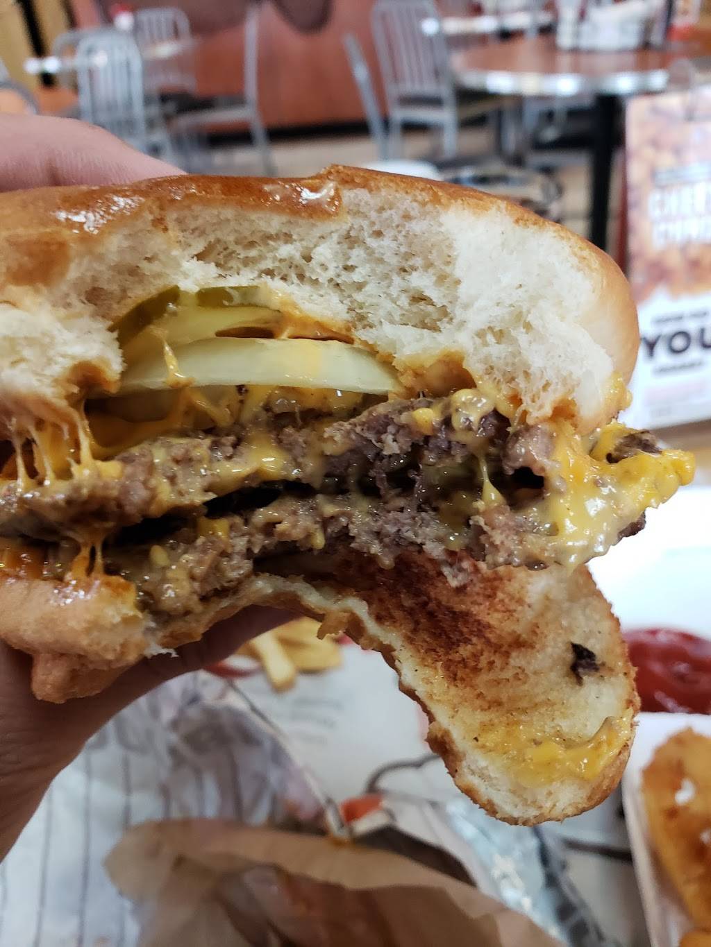 A&W Restaurant | restaurant | 1 Ohren Dr, Litchfield, IL 62056, USA | 2173247131 OR +1 217-324-7131