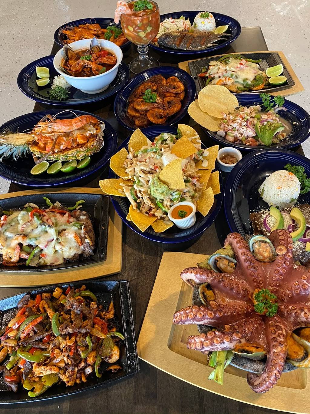 Las islas | restaurant | 600 Concord St N, South St Paul, MN 55075, USA | 6513404045 OR +1 651-340-4045