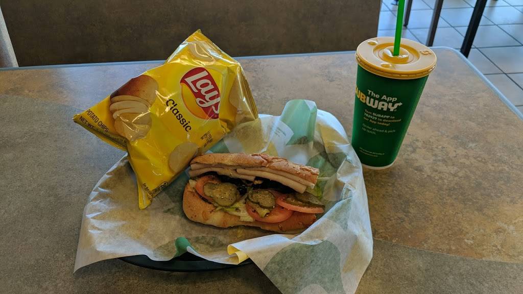 Subway | restaurant | 2953 S 3rd St, Memphis, TN 38109, USA | 9013452132 OR +1 901-345-2132