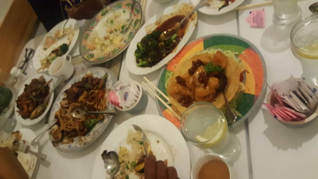 Alices | restaurant | 1599 Sanchez St, San Francisco, CA 94131, USA | 4152828999 OR +1 415-282-8999