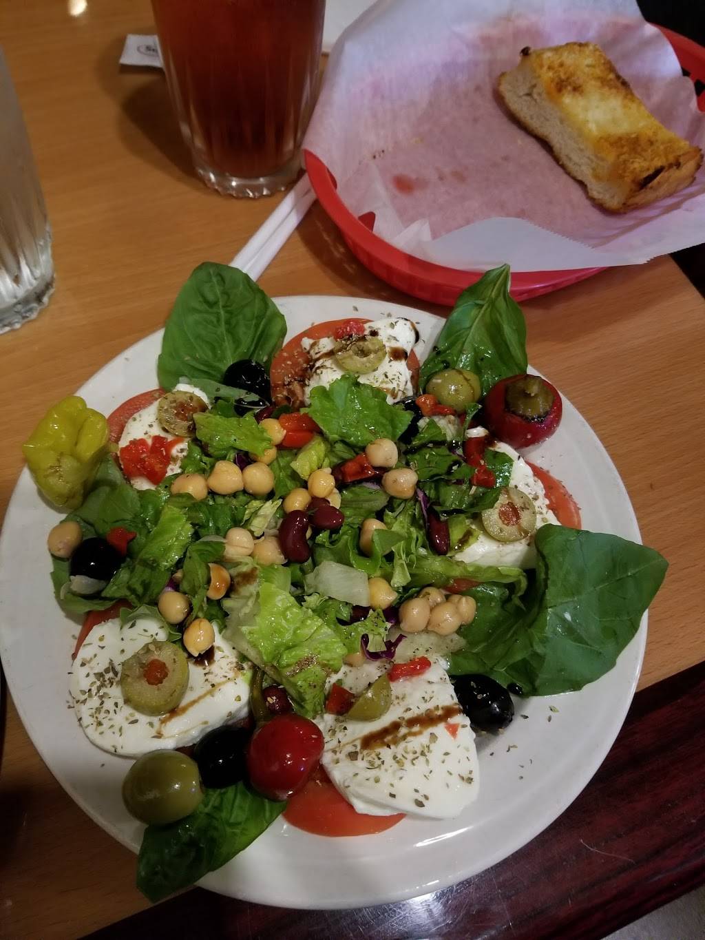 Ginos Italian Restaurant | meal delivery | 44343 Challenger Way, Lancaster, CA 93535, USA | 6619452791 OR +1 661-945-2791