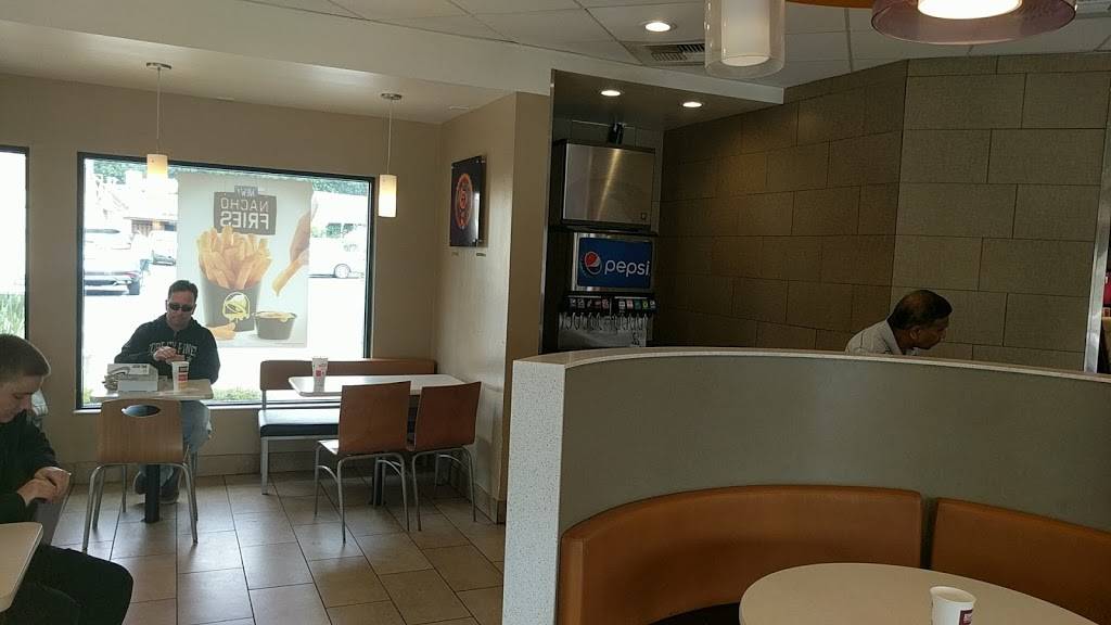 Taco Bell | meal takeaway | 745 Carlsbad Village Dr, Carlsbad, CA 92008, USA | 7607297213 OR +1 760-729-7213