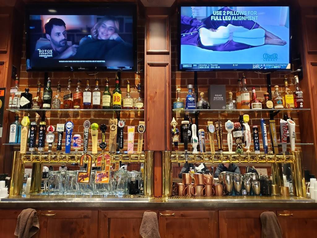 Champs Sports Bar and Grill | restaurant | 220 S Knowles Ave, New Richmond, WI 54017, USA | 7152463345 OR +1 715-246-3345