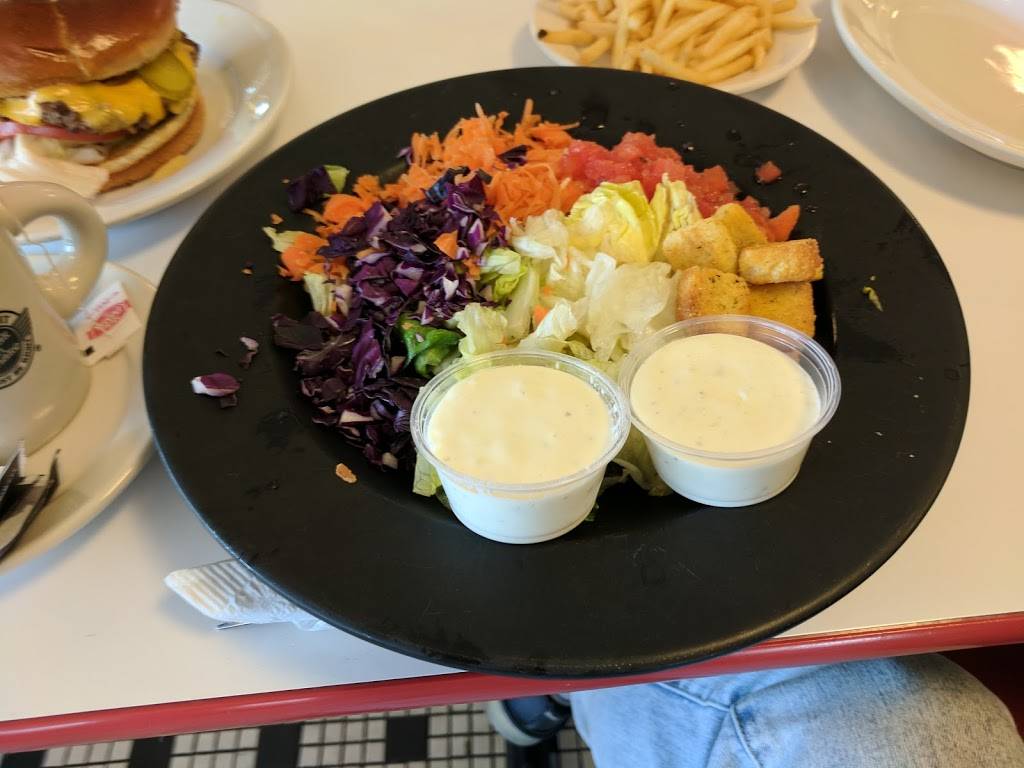 Steak n Shake | restaurant | 300 S College Mall Rd, Bloomington, IN 47401, USA | 8123347775 OR +1 812-334-7775