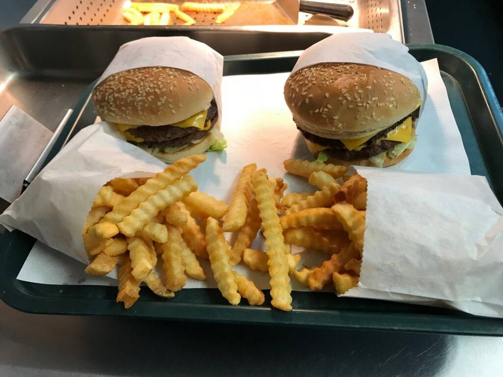 Ivanhoe Drive In | restaurant | 32841 Rd 160, Ivanhoe, CA 93235, USA | 5597982133 OR +1 559-798-2133