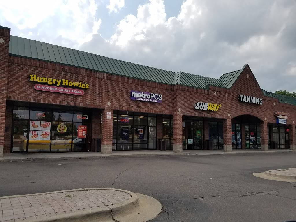 Subway | restaurant | 8841 Newburgh Rd, Livonia, MI 48150, USA | 7345911910 OR +1 734-591-1910