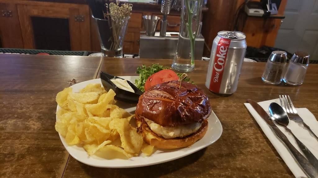 Kelly Grill | restaurant | 143 E 1st Ave, Stanley, WI 54768, USA | 7157090160 OR +1 715-709-0160