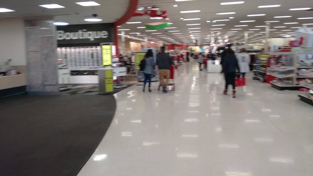 Riverside Square & Rivers Edge | shopping mall | 3145 S Ashland Ave, Chicago, IL 60608, USA | 6306452800 OR +1 630-645-2800