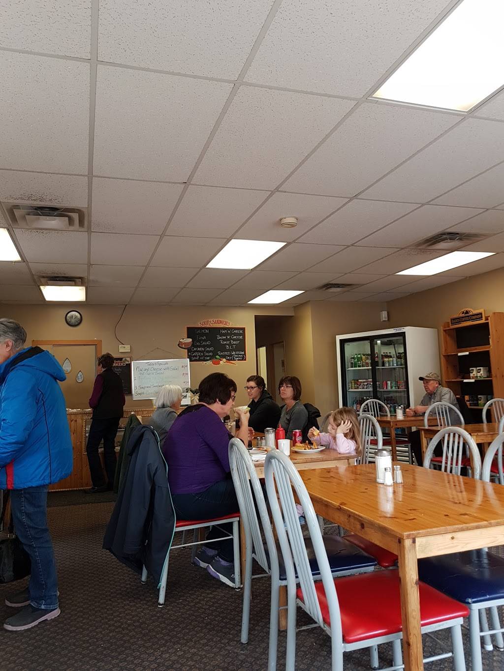 Jen’s Kitchen & Cafe | restaurant | 110 St George St, Mitchell, ON N0K 1N0, Canada | 5193488342 OR +1 519-348-8342